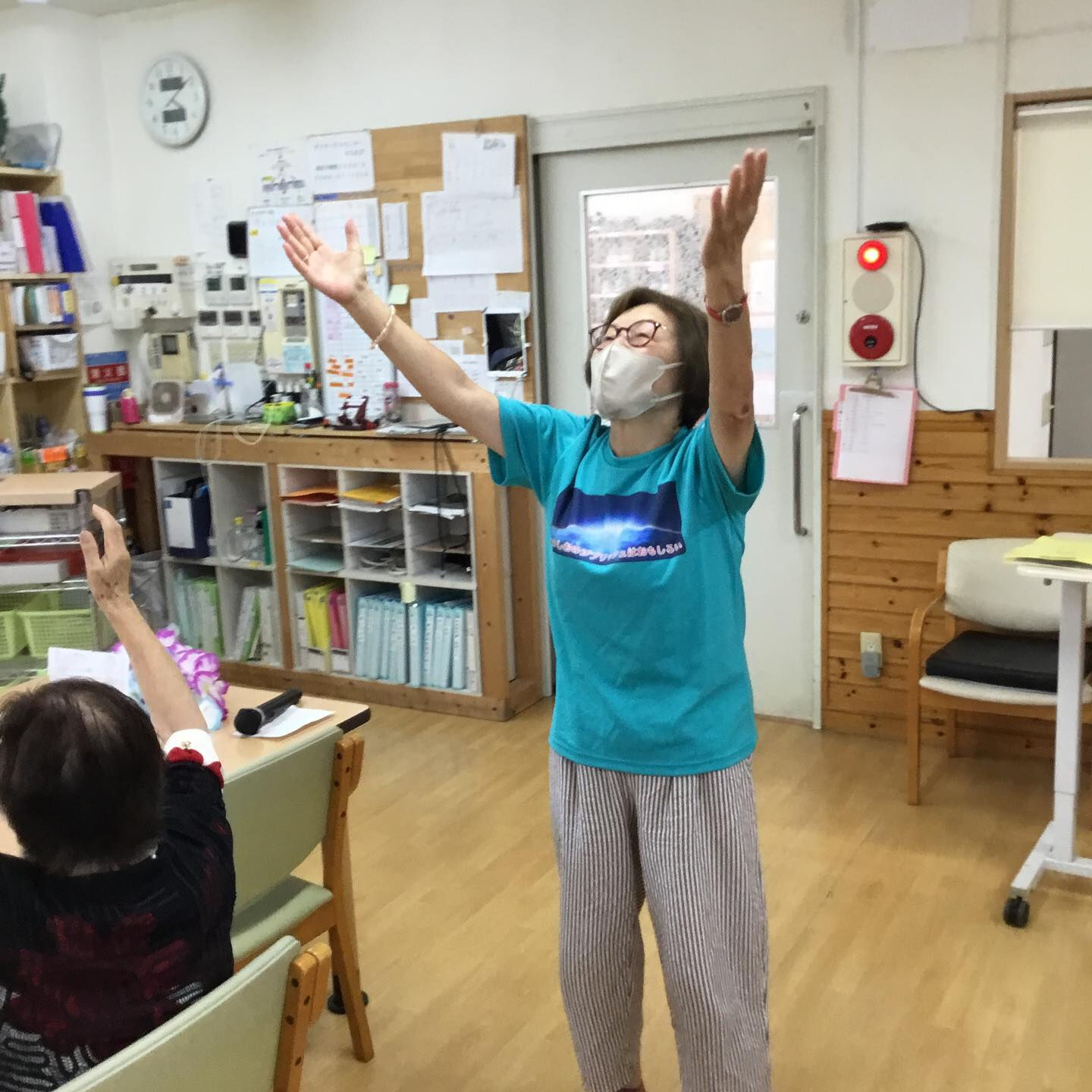 今日はたまにあるお笑いヨガの日でした！うたったりしりとりジェ