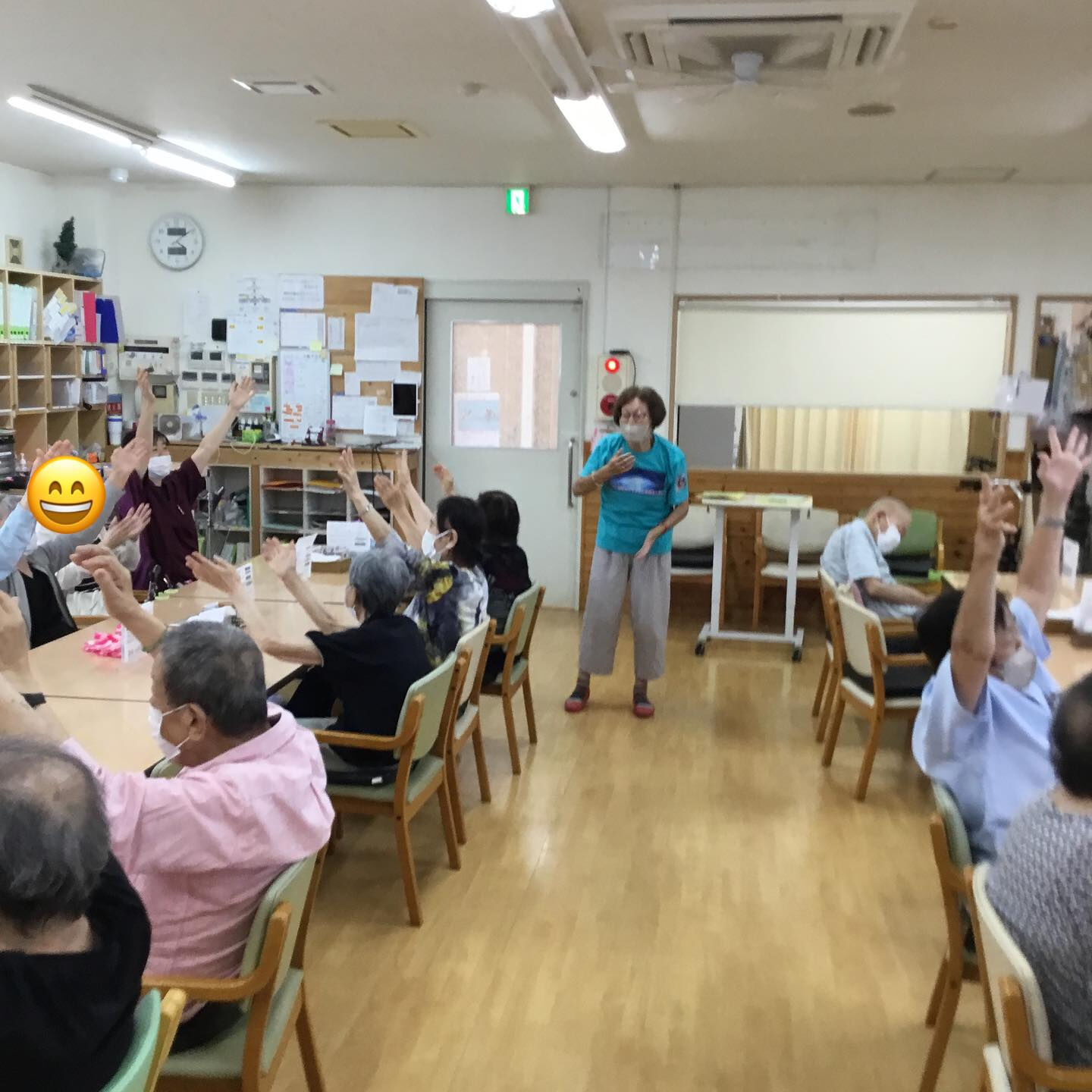 今日はたまにあるお笑いヨガの日でした！うたったりしりとりジェ