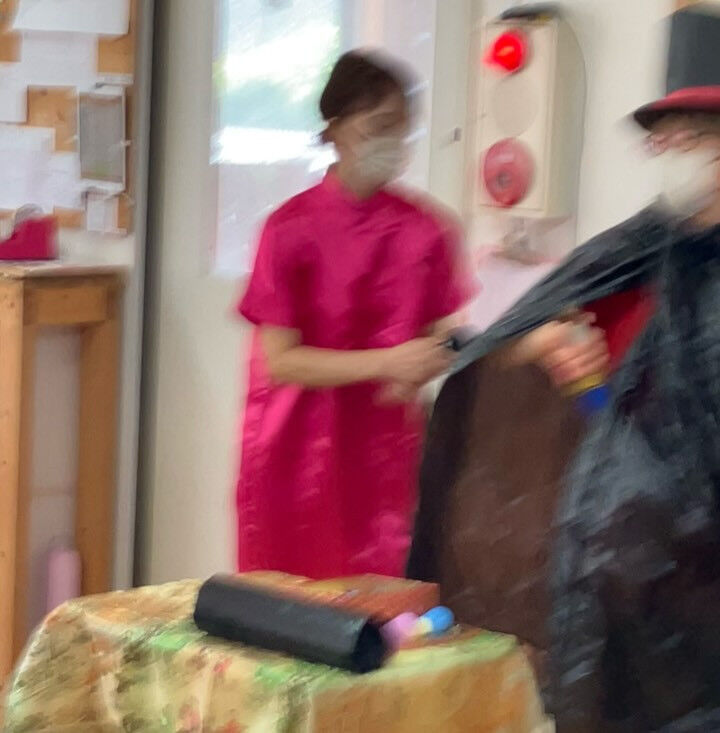 昨日ですが、100歳になった方のお祝いをさせて頂きました！