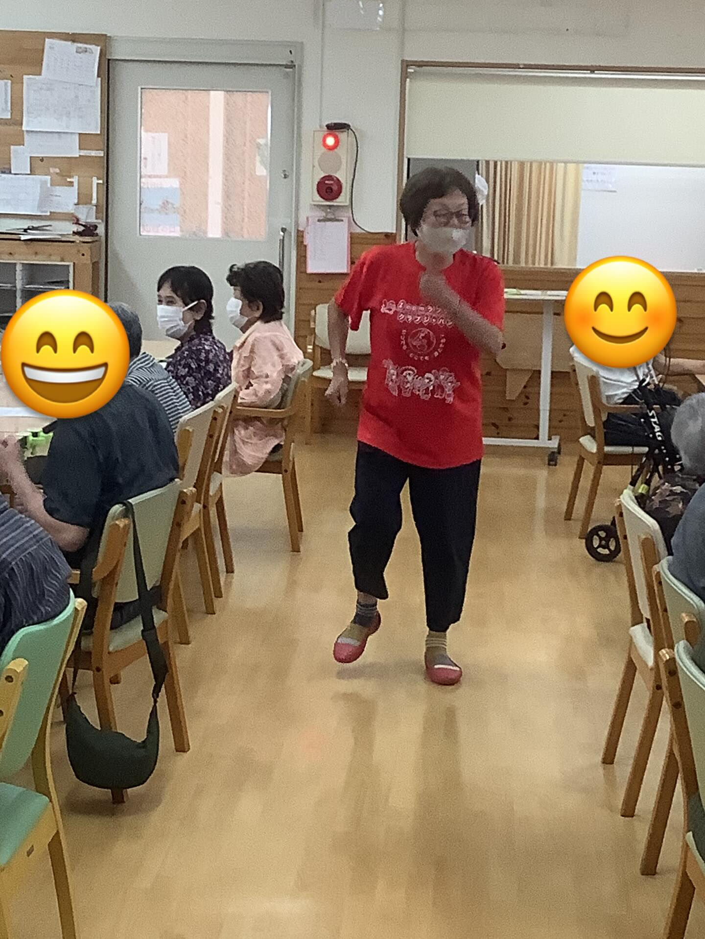 今日はお笑いヨガの日！みんなでスーパーポーーーーズ！！！