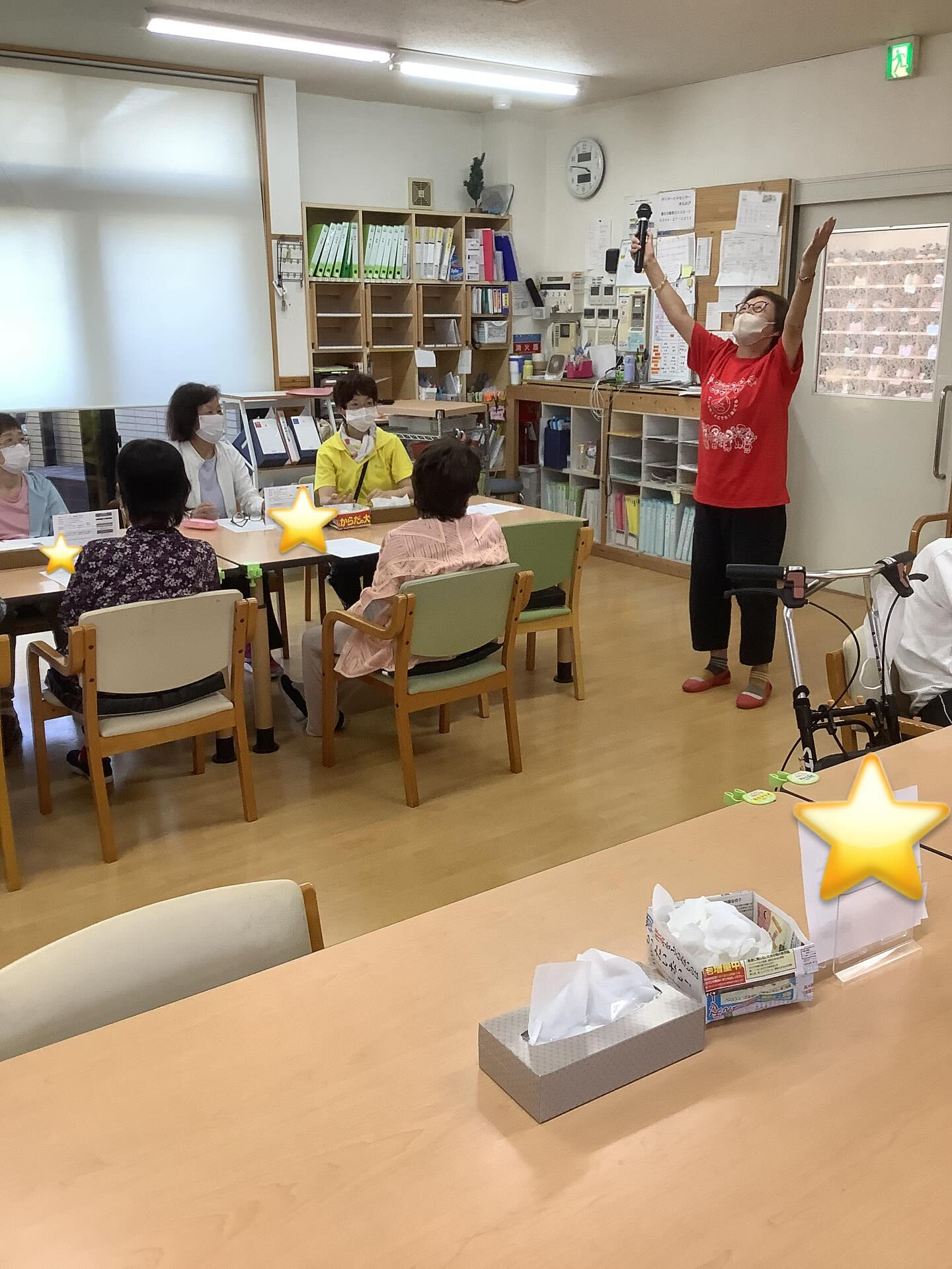 今日はお笑いヨガの日！みんなでスーパーポーーーーズ！！！