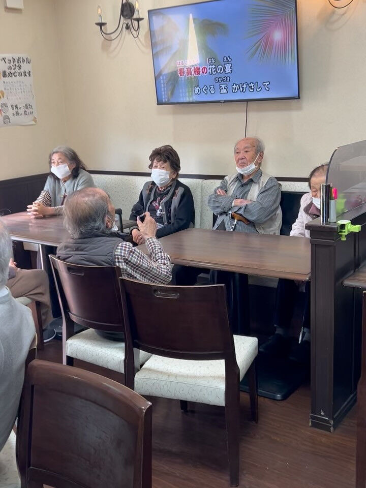 こんにちは木もれびです😃