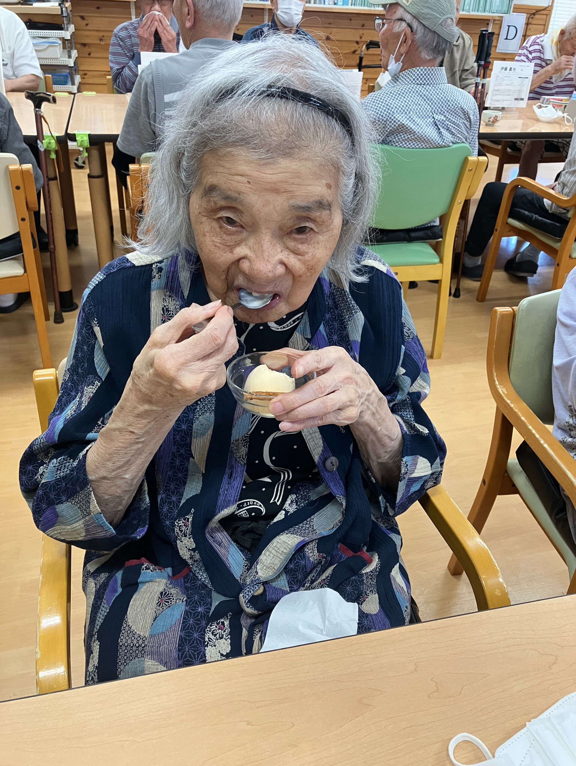 今日のおやつは暑い日にピッタリなアイスクリーム🍨