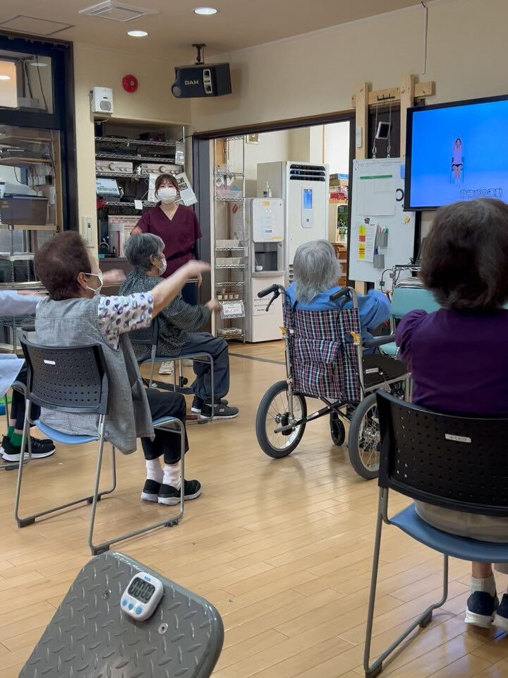 おはようございます☀木もれびです💪